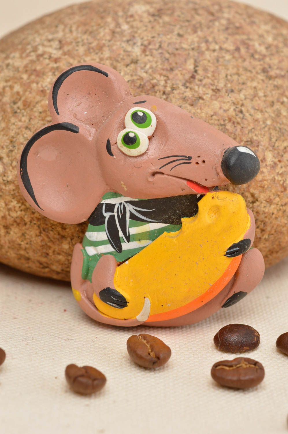Bemalter Kühlschrankmagnet aus Ton Glöckchen Maus künstlerische Handarbeit foto 1