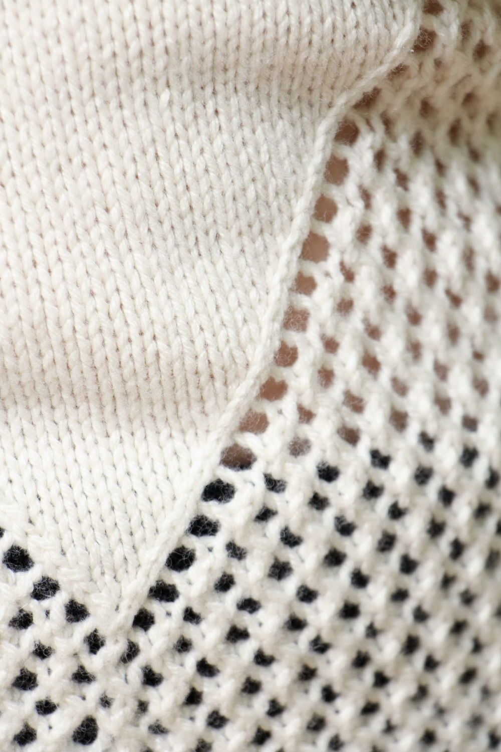 Suéter e cachecol gola feitos de cashmere e seda foto 5
