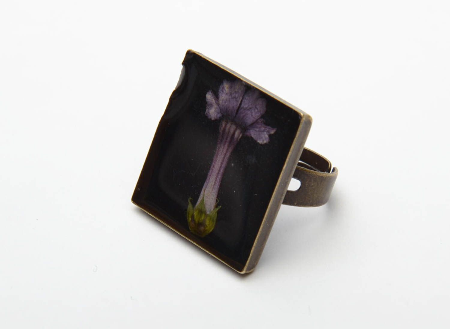 Handmade metal ring with natural flowers photo 3