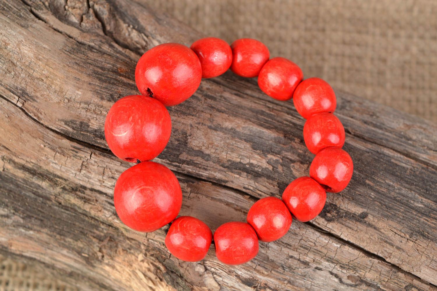 Bracelet en bois rouge sur élastique style ethnique fait main pour femme photo 2
