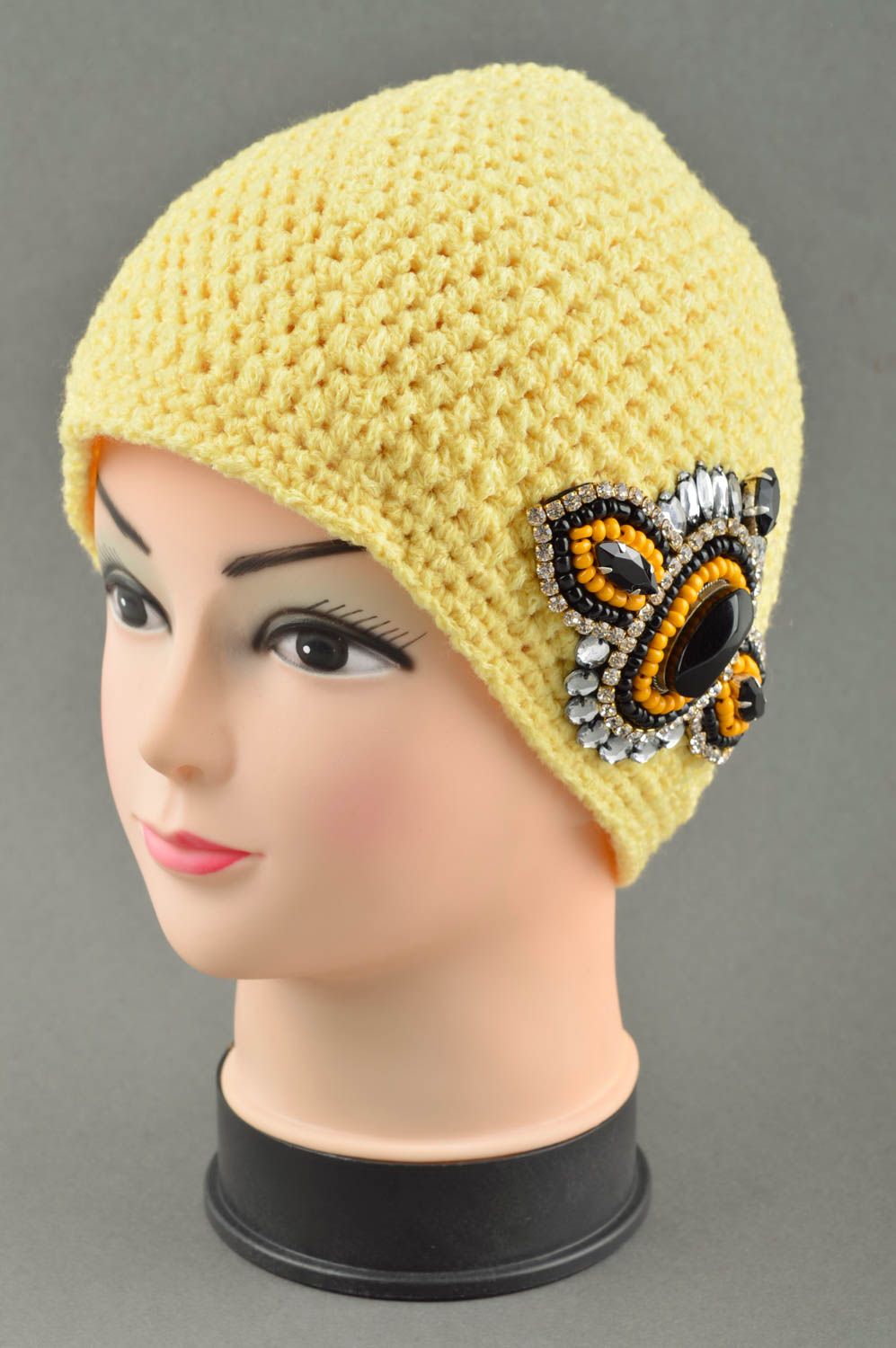 Bonnet tricot Chapeau fait main Vêtement femme broderie jaune original photo 1