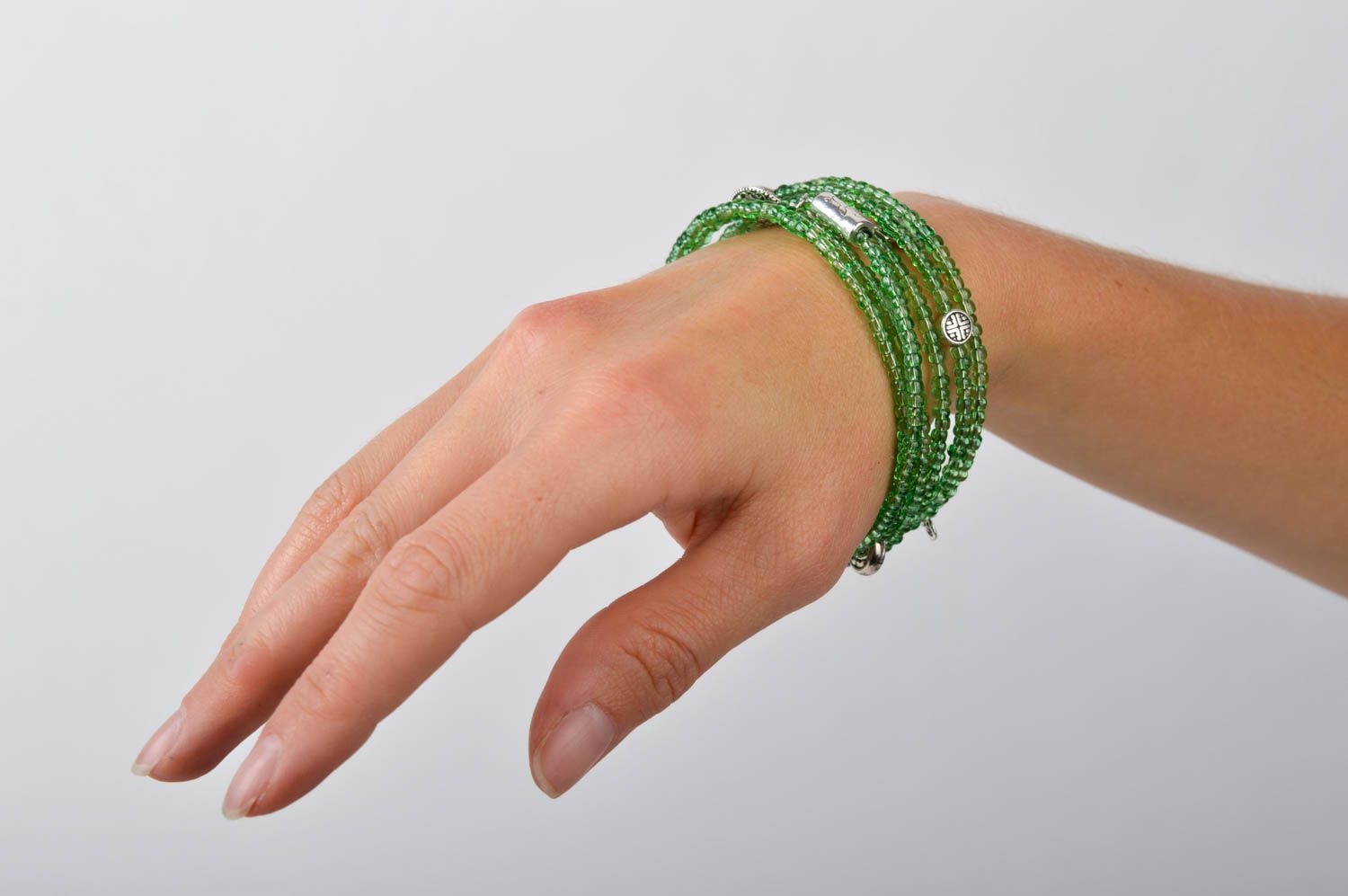Украшение ручной работы браслет на руку спиральный браслет из бисера зеленый фото 2