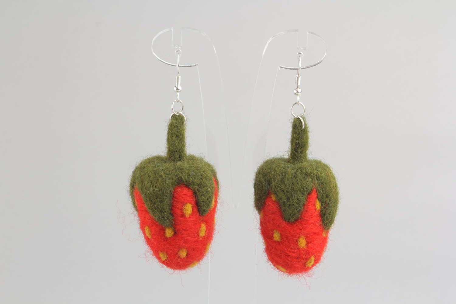 Wool earrings Strawberries photo 5