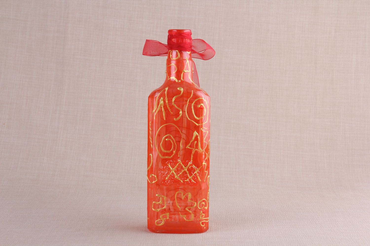 Red decorative bottle photo 2