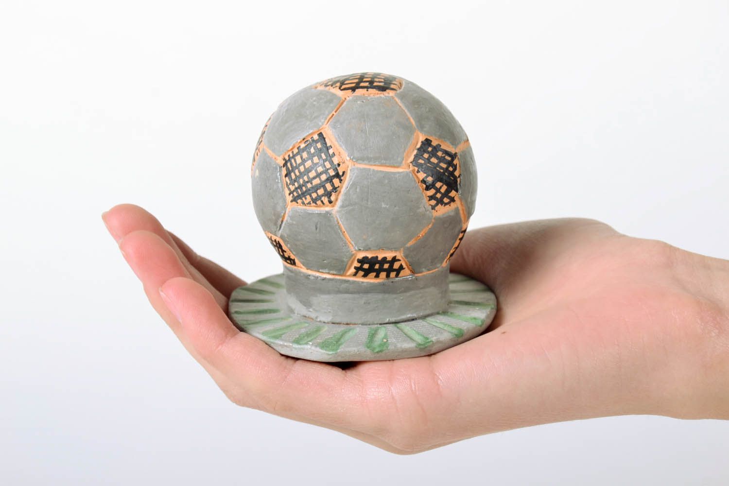 Figurine en céramique Ballon de football faite main photo 5