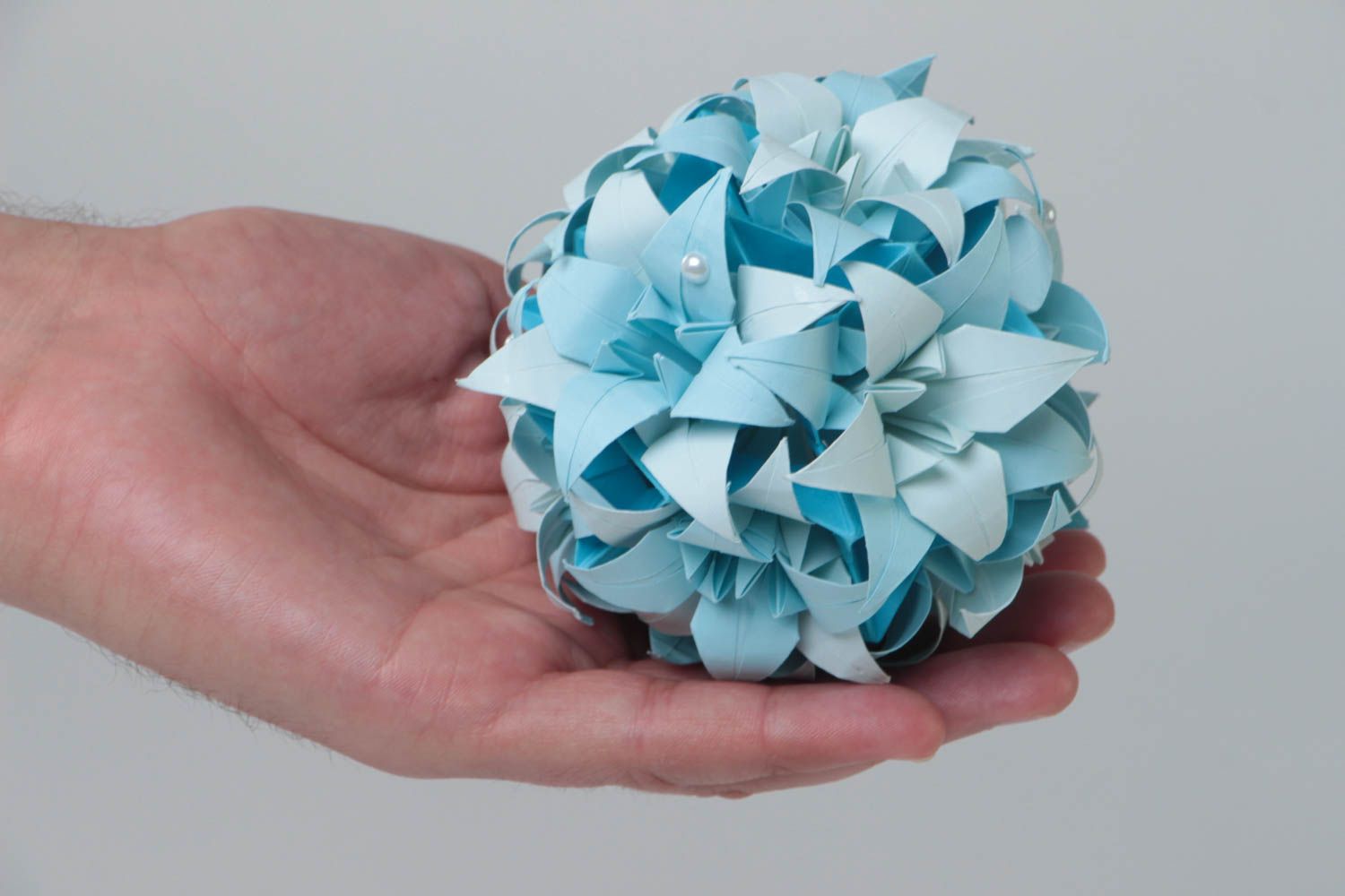 Colgante decorativo artesanal de papel bola de flores grande azul original  foto 5
