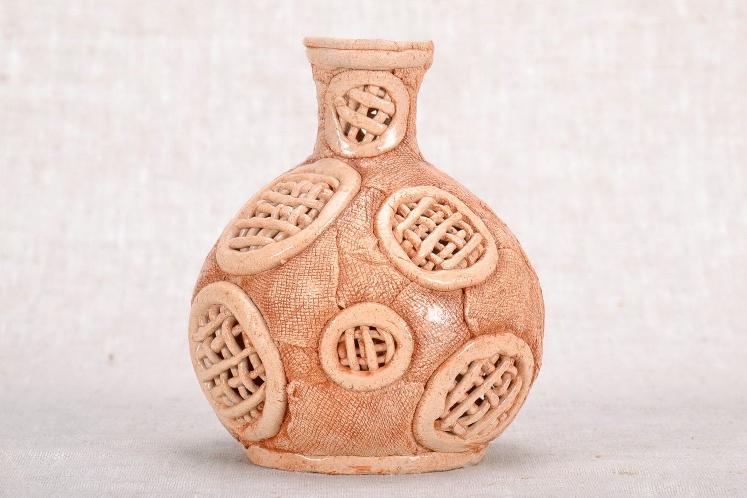 5 inches tall clay vase hand-molded for table décor 1 lb photo 2