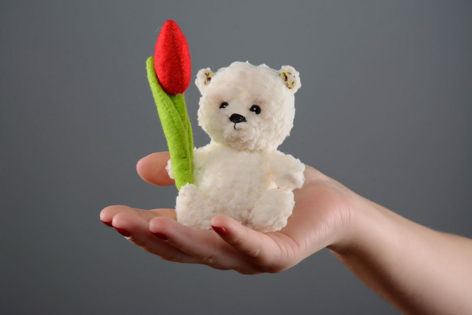 Handmade Kuscheltier Bär mit Blume foto 2