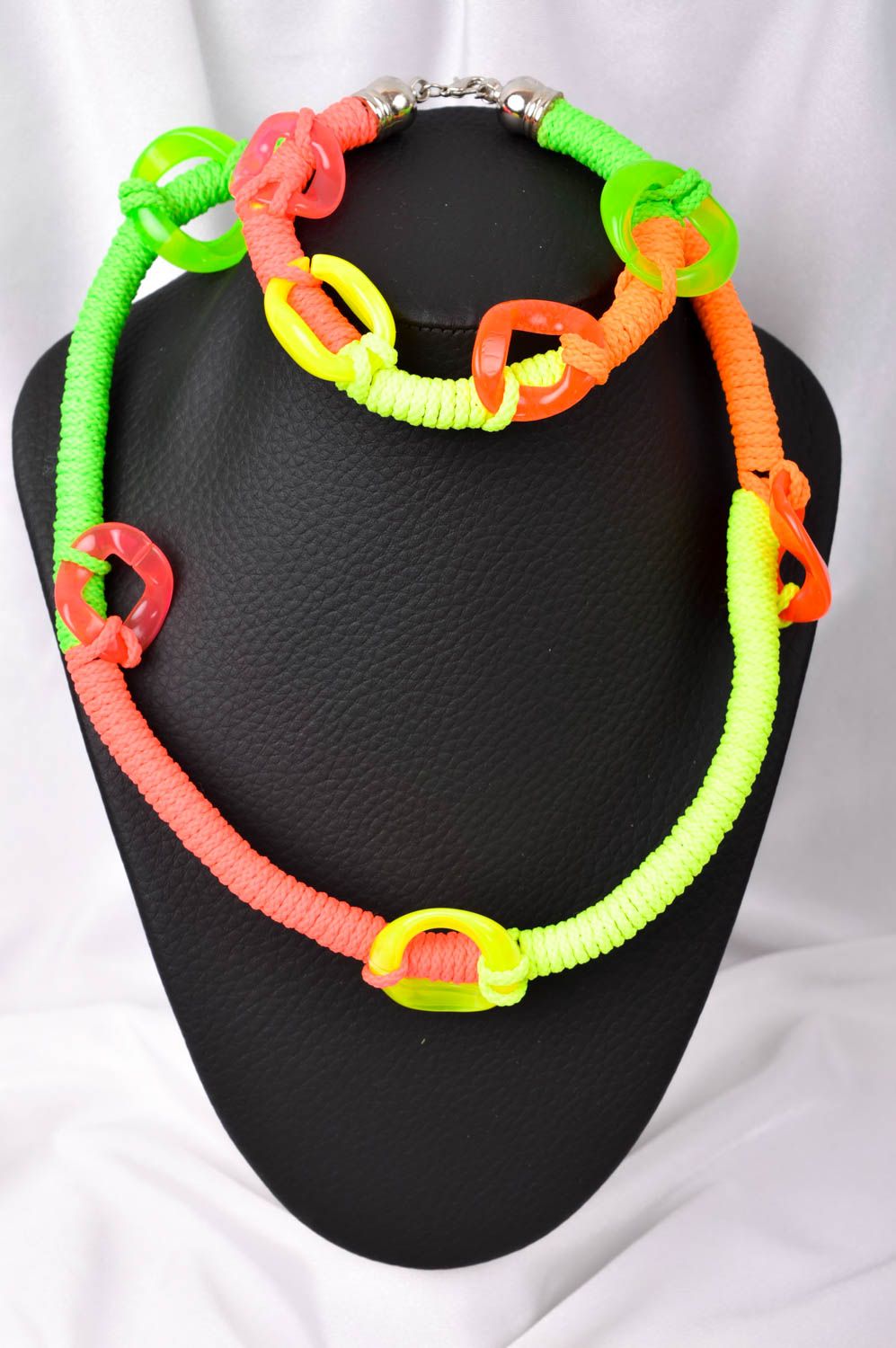 Schmuck Set handgefertigtes Damen Armband effektvolle Halskette für Frauen foto 1