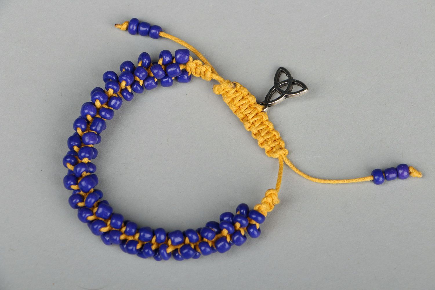 Bracelet en perles de rocailles bleu fait main photo 3