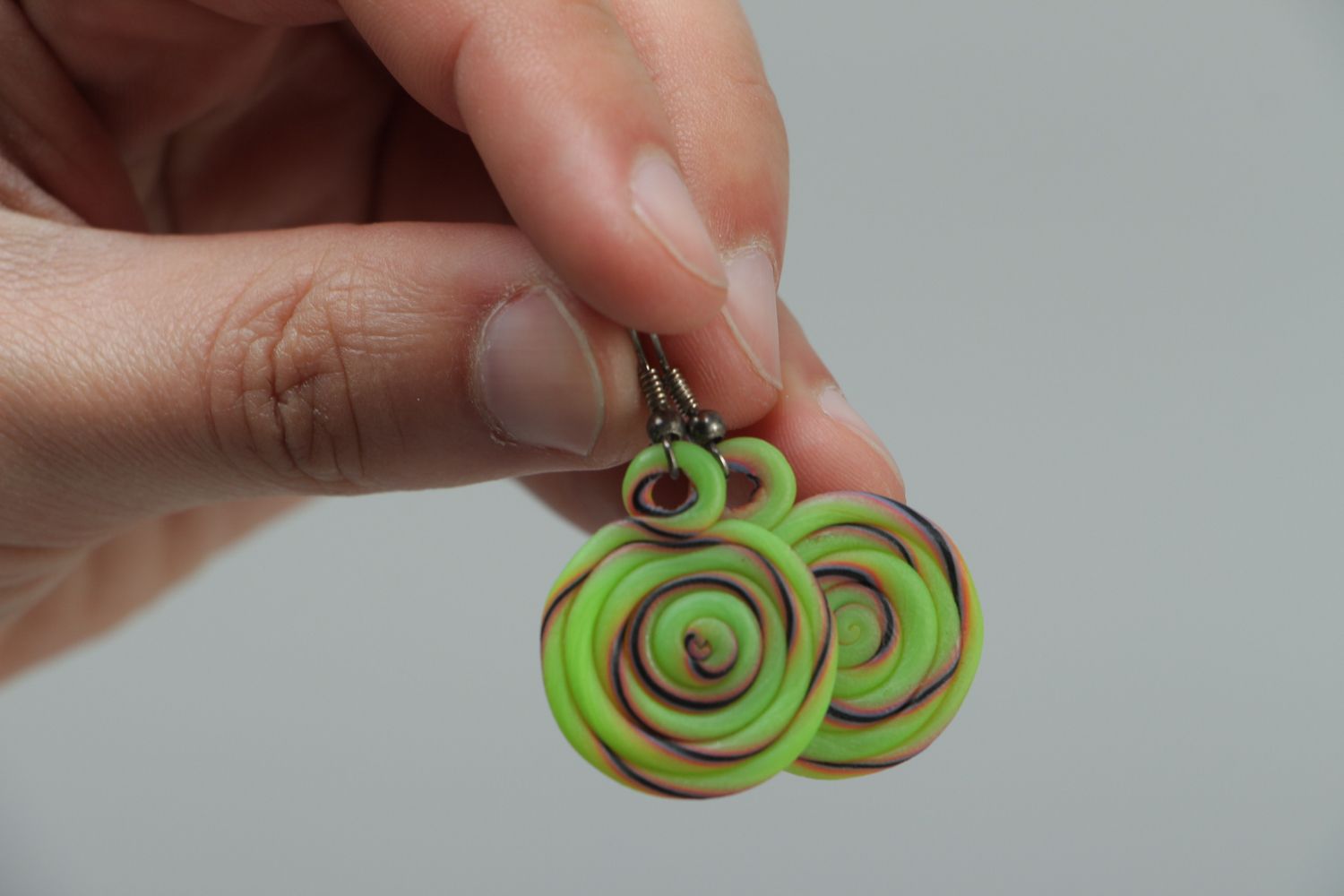 Green polymer clay round earrings photo 3