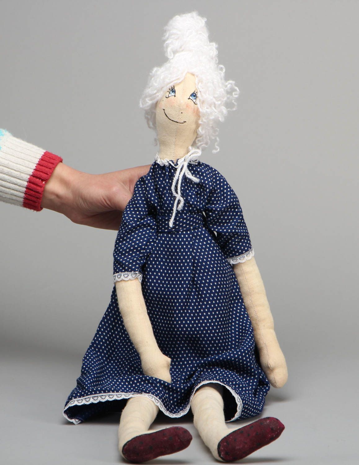 Симпатичная дизайнерская кукла из ткани фото 4
