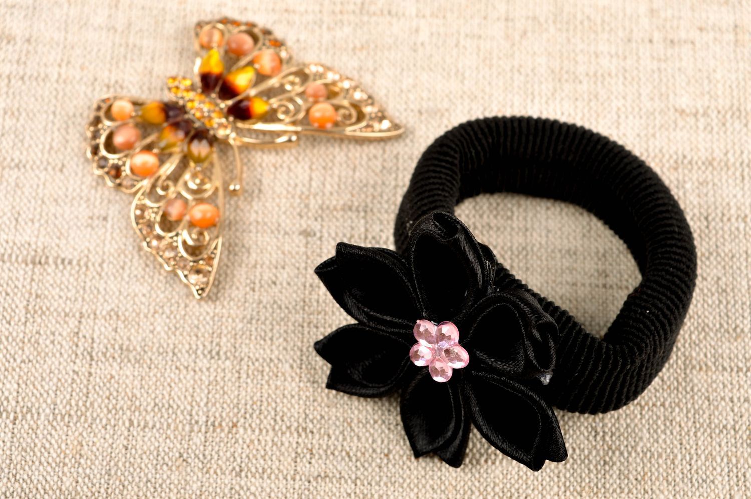 Élastique à cheveux fait main Accessoire coiffure fleur noire Cadeau femme photo 1
