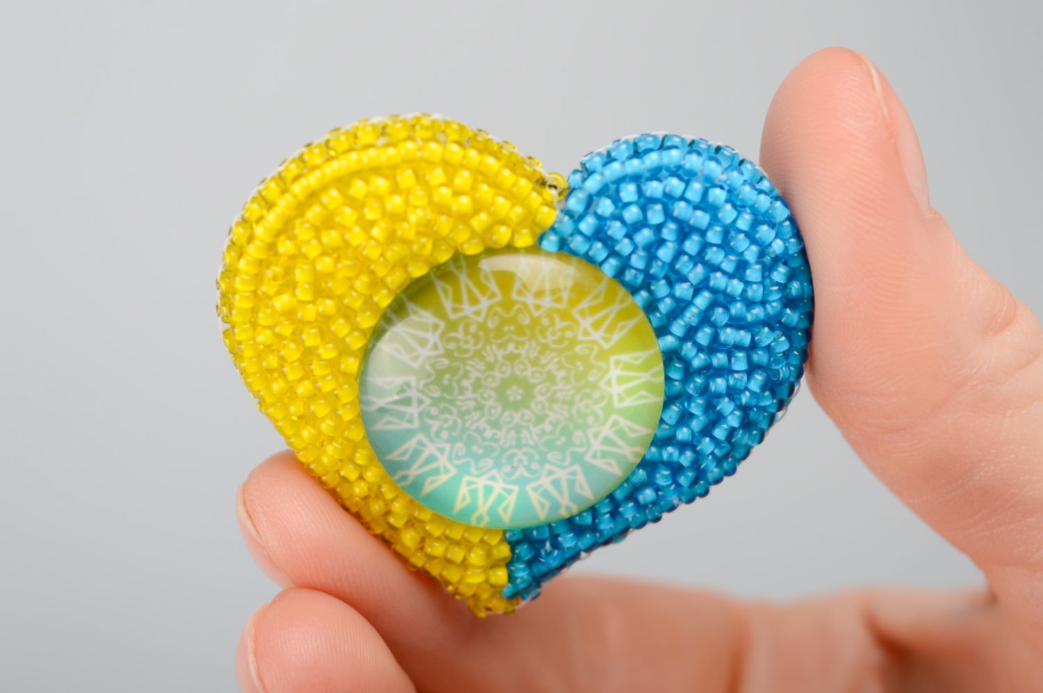 Two colored beaded brooch in the shape of heart photo 2