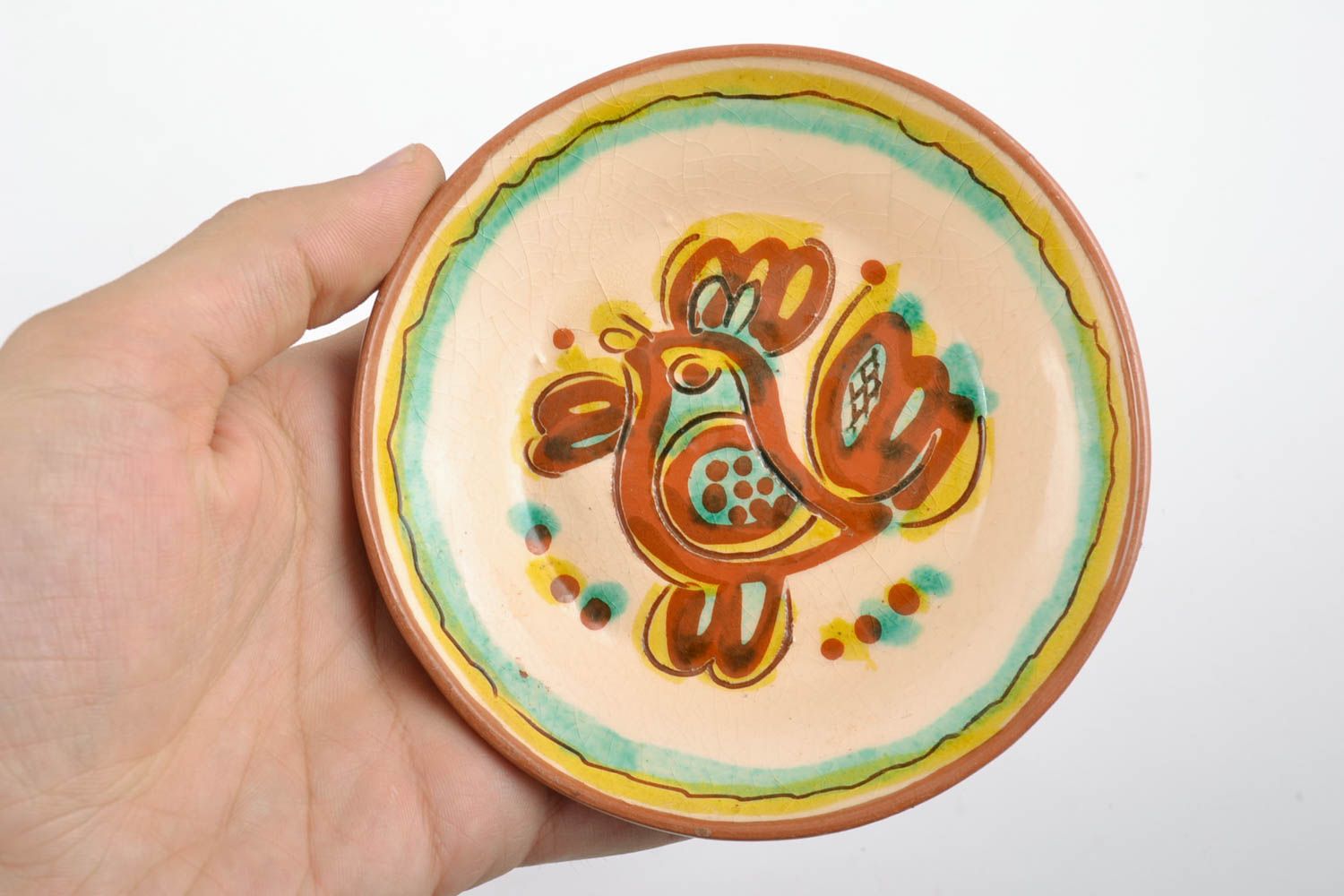 Керамическая тарелка расписанная глазурью для декора дома хэнд мэйд с петушком фото 2