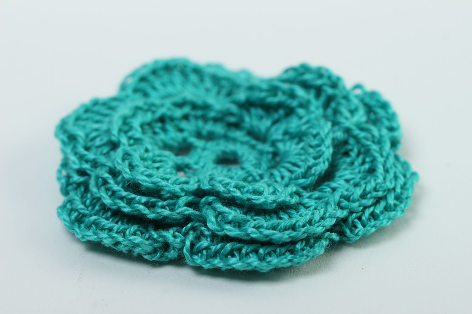 Flor tejida al crochet artesanal accesorio de costura regalo original para mujer foto 3