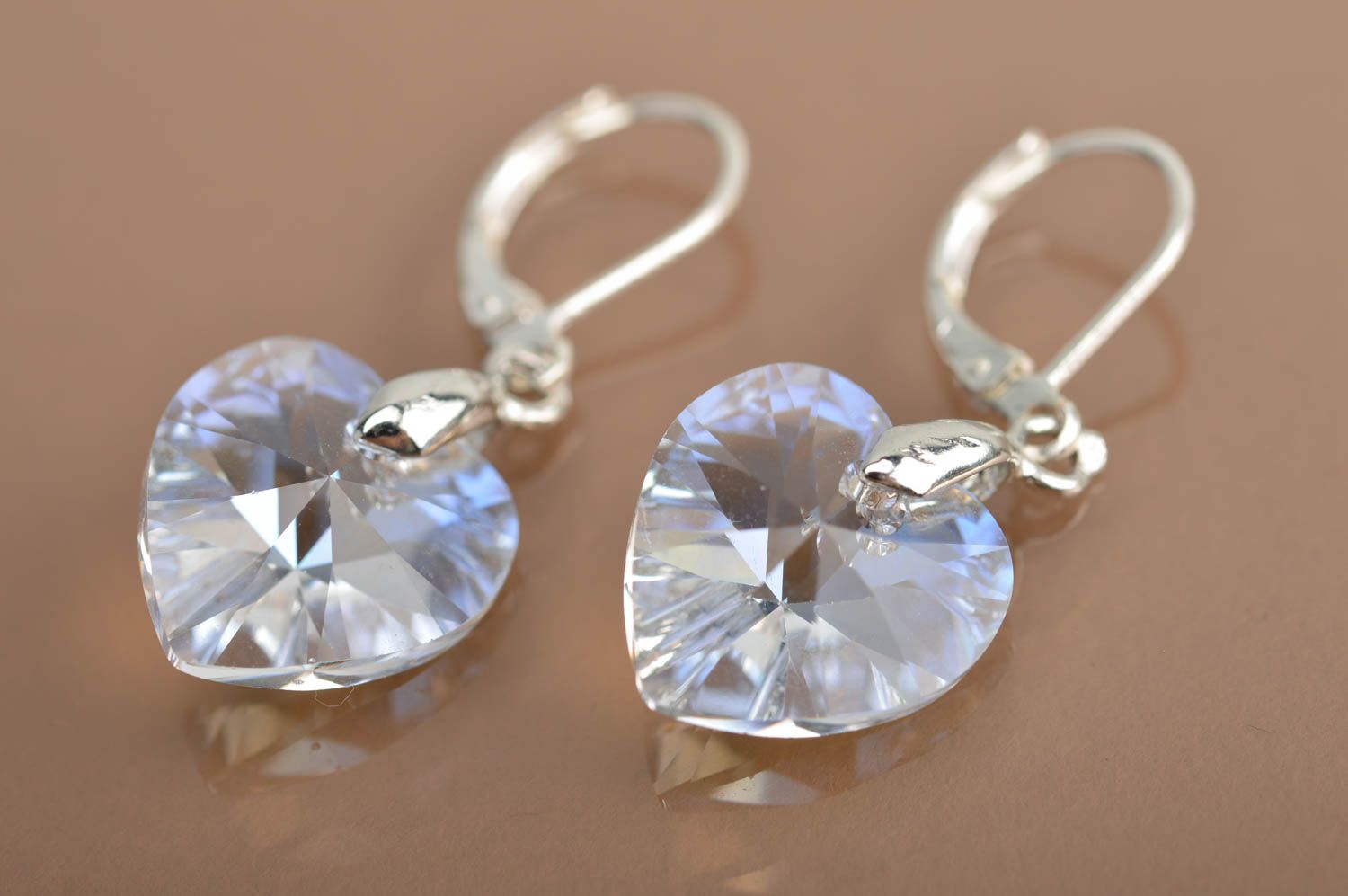 Boucles d'oreilles en cristal et argent pendantes faites main Coeur blanc photo 2