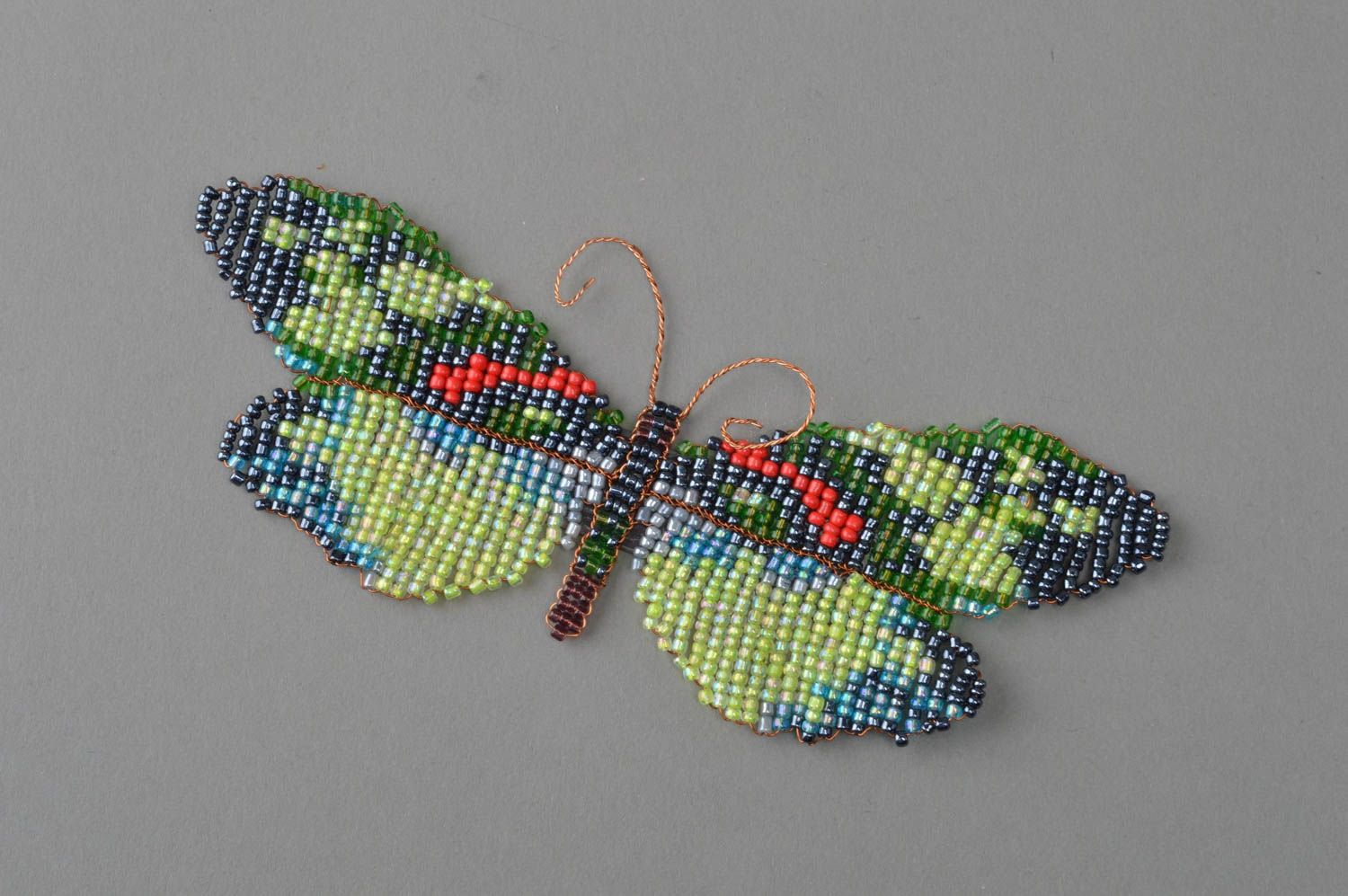 Aimant fait main en perles de rocaille déco Papillon vert aux larges ailes photo 2