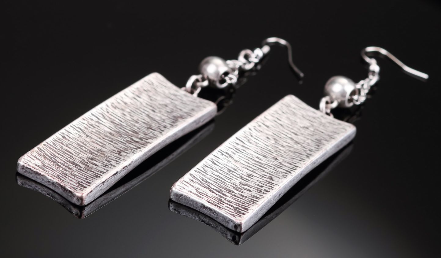 Earrings made ​​of silver plated metal photo 3