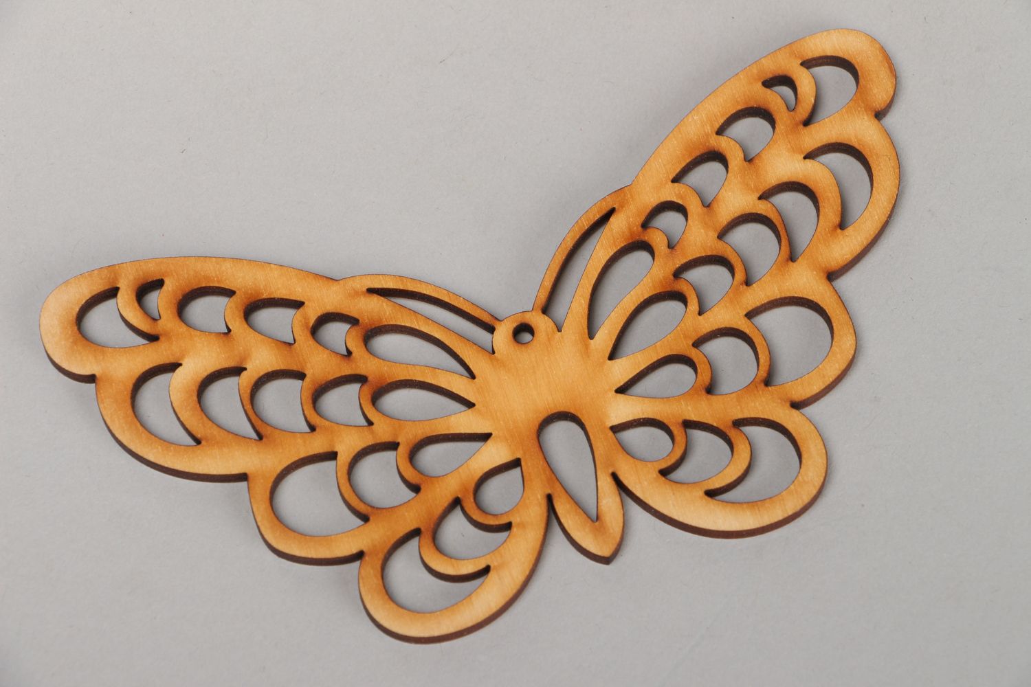 Vorbereitete Materialien handmade aus Furnier Schmetterling foto 1