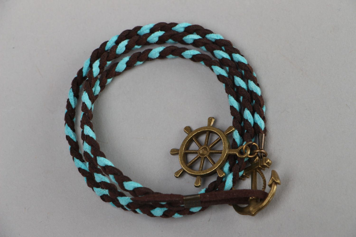Bracelet en daim artificiel fait main design original bleu-noir style marin photo 2