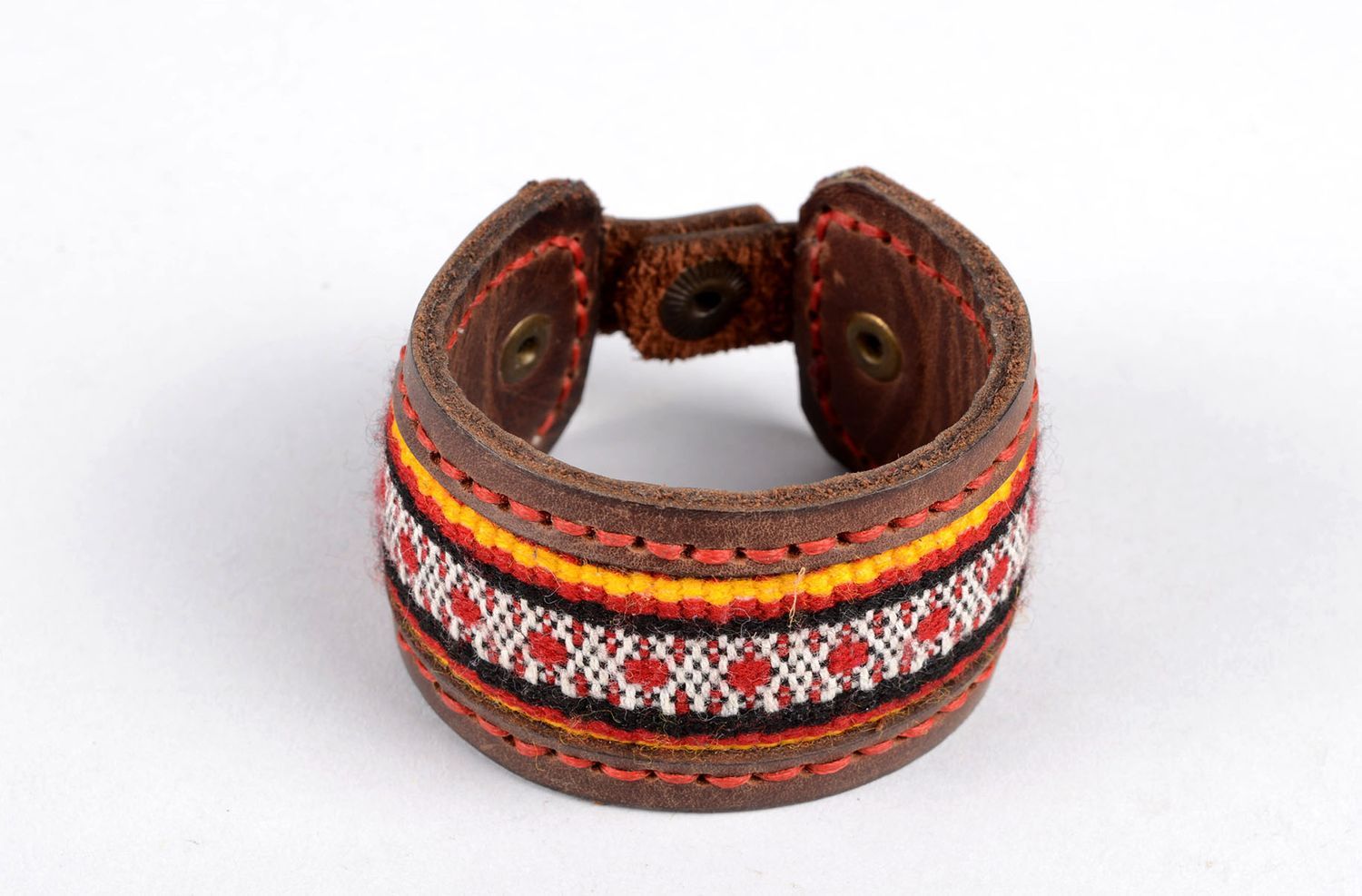 Bracelet ethnique Bijou fait main en cuir avec broderie Cadeau insolite photo 1