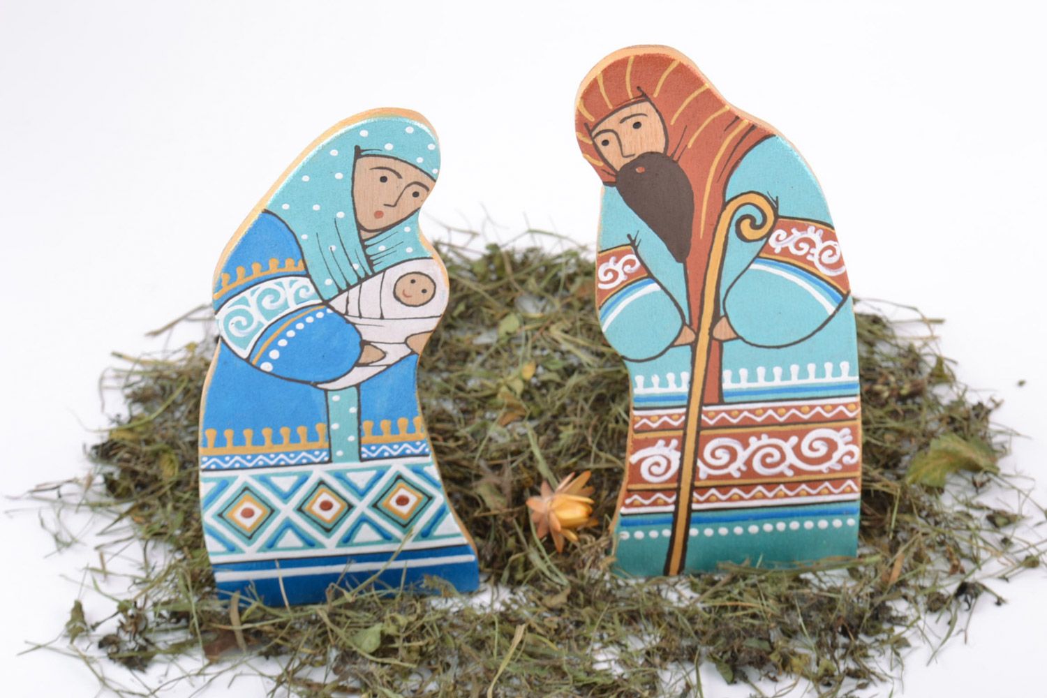 Figuras decorativas navideñas de madera hechas a mano María y José foto 1