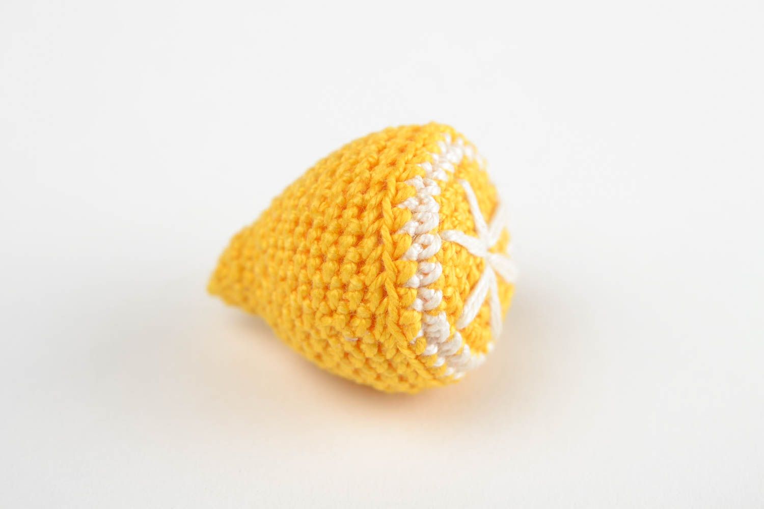 Peluche citron faite main Jouet tricot jaune Cadeau enfant doux fruit design photo 4