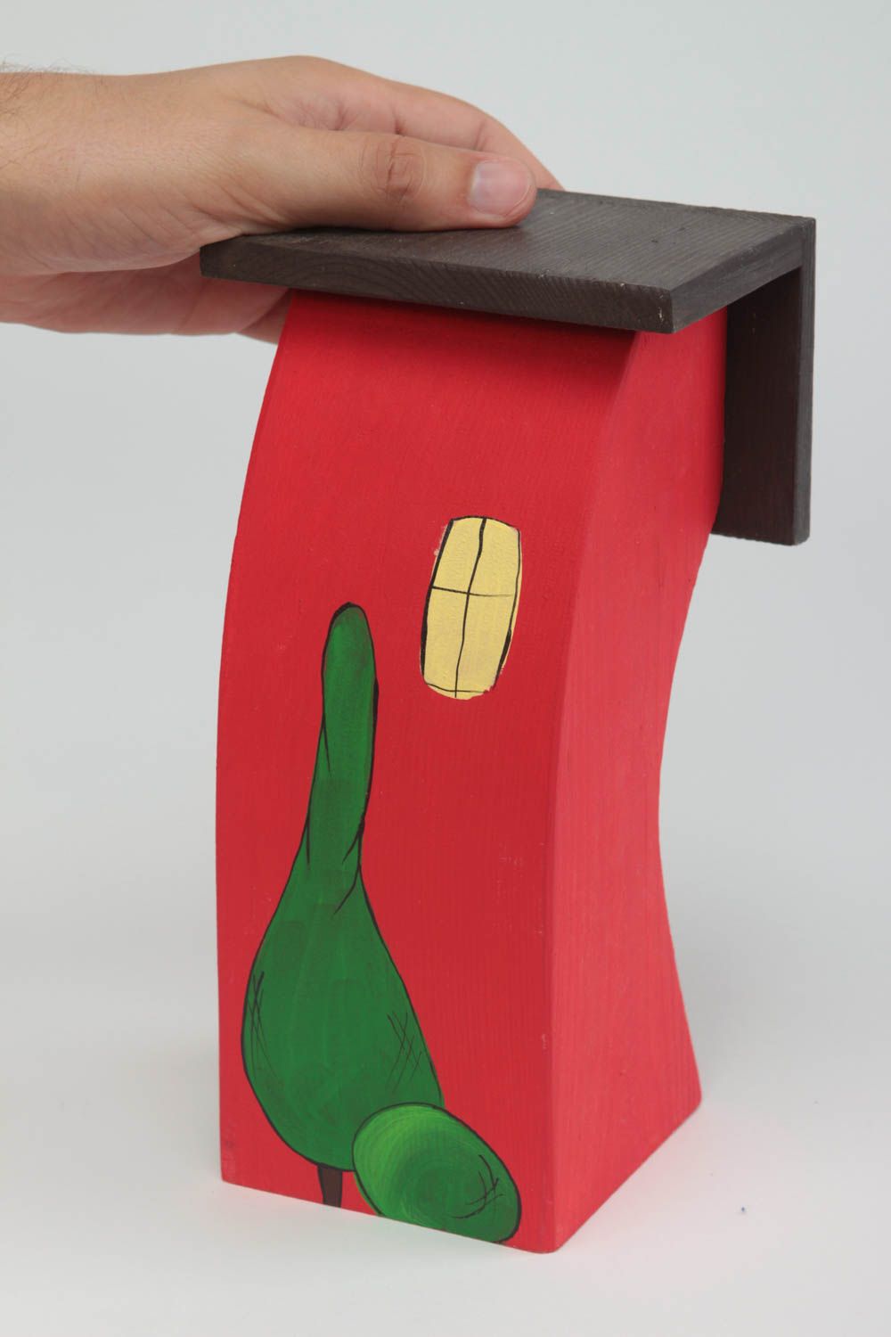 Фигурка из дерева домик высокий яркий красный с окошками красивый ручной работы фото 5