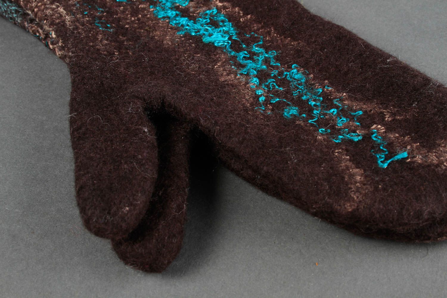 Guantes de lana artesanales ropa femenina accesorio para invierno marrón y azul foto 4