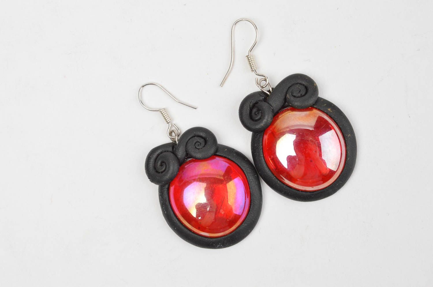 Rote Ohrringe aus Glas und Polymerton weiblich handmade Schmuck für Frauen  foto 2