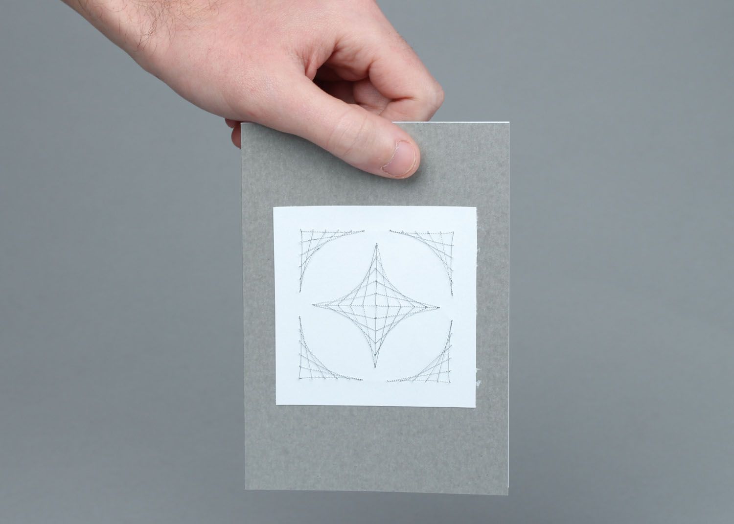 Cartão com linha de desenho artesanal Geometria  foto 4