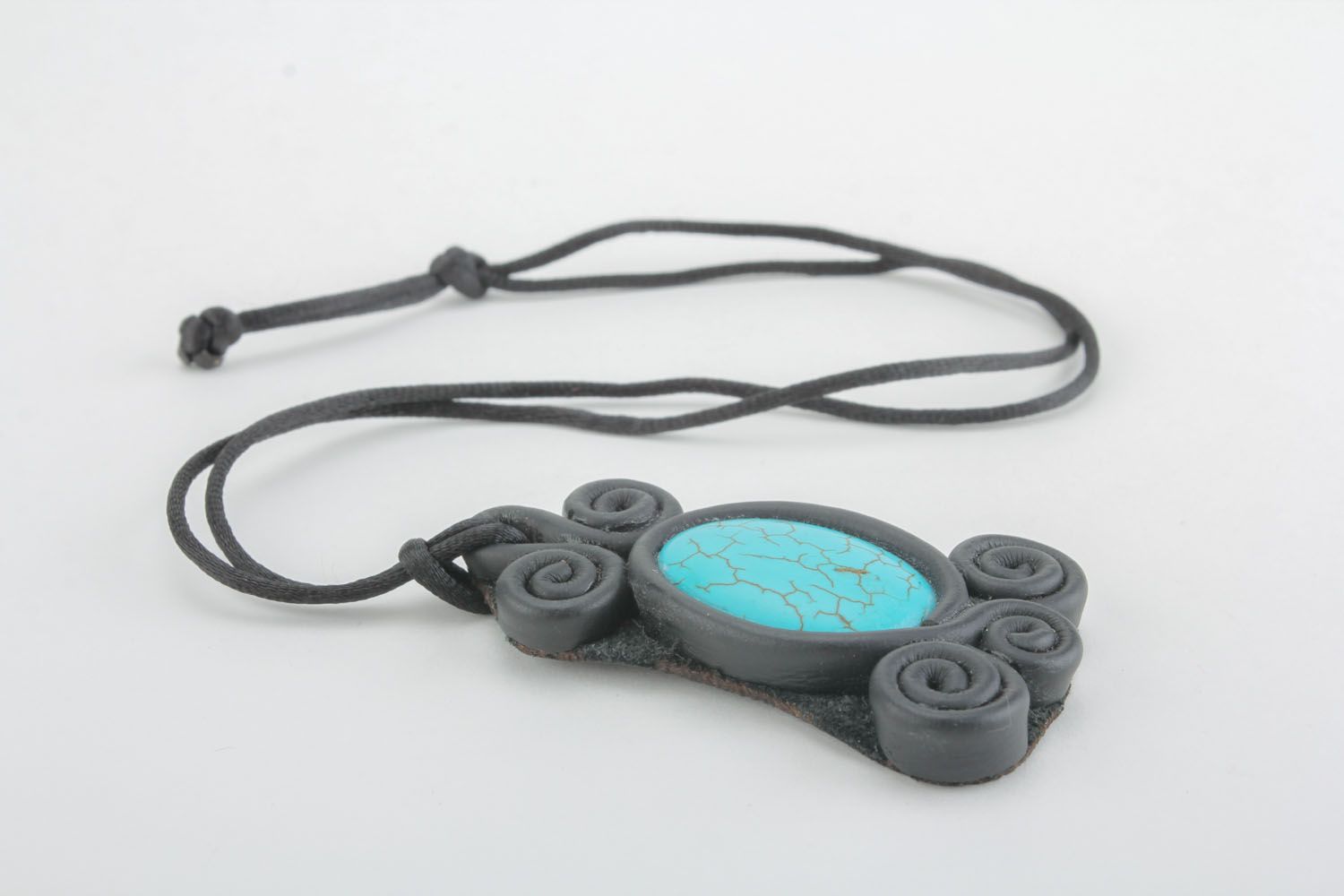 Leather pendant with turquoise photo 1