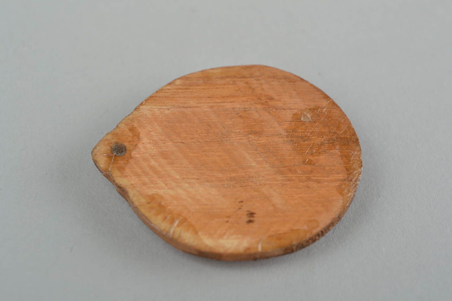 Pendentif porte-bonheur rond en bois de frêne en relief accessoire fait main photo 5