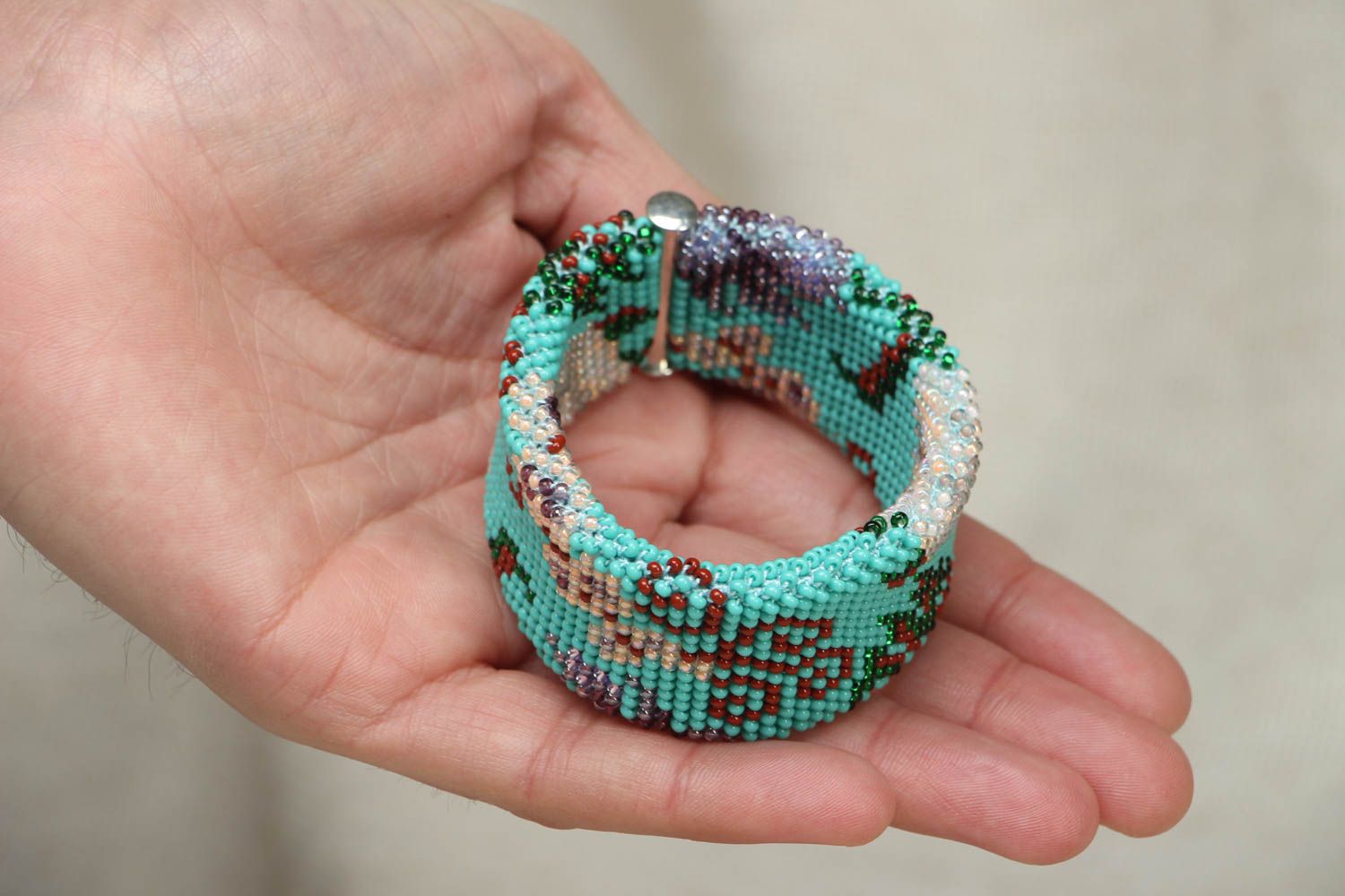 Bracelet de perles de rocaille avec pivoines et iris  photo 4