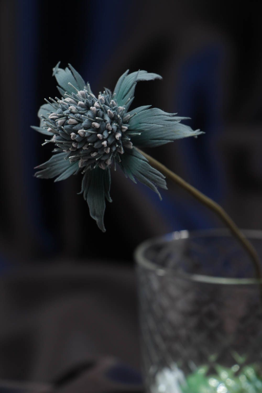 Цветок из японской полимерной глины чертополох на длинной ножке для декора дома фото 1