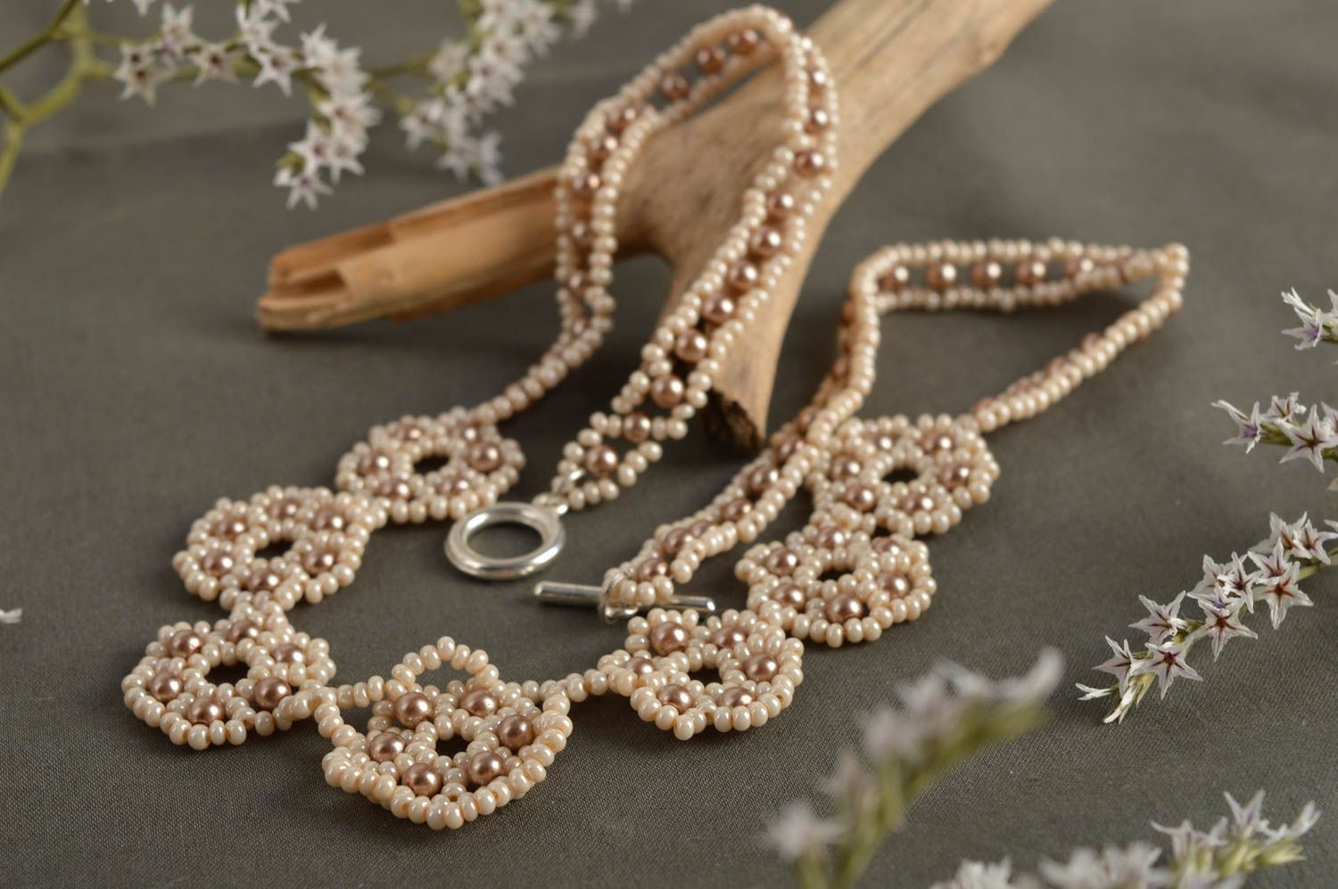 Handmade beaded flower necklace unusual elite jewelry white cute necklace photo 1