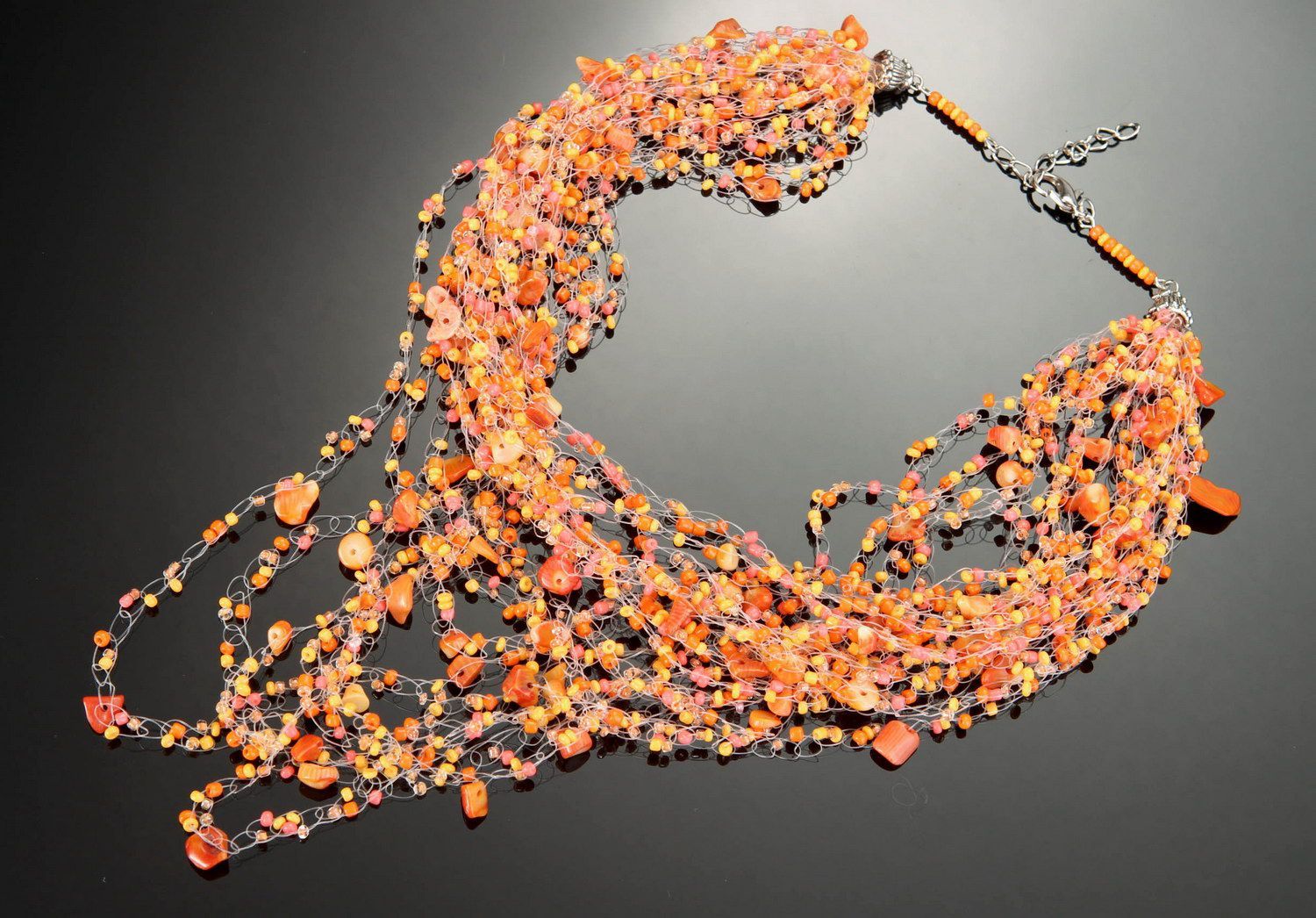 Airpuff-necklace with corals photo 2