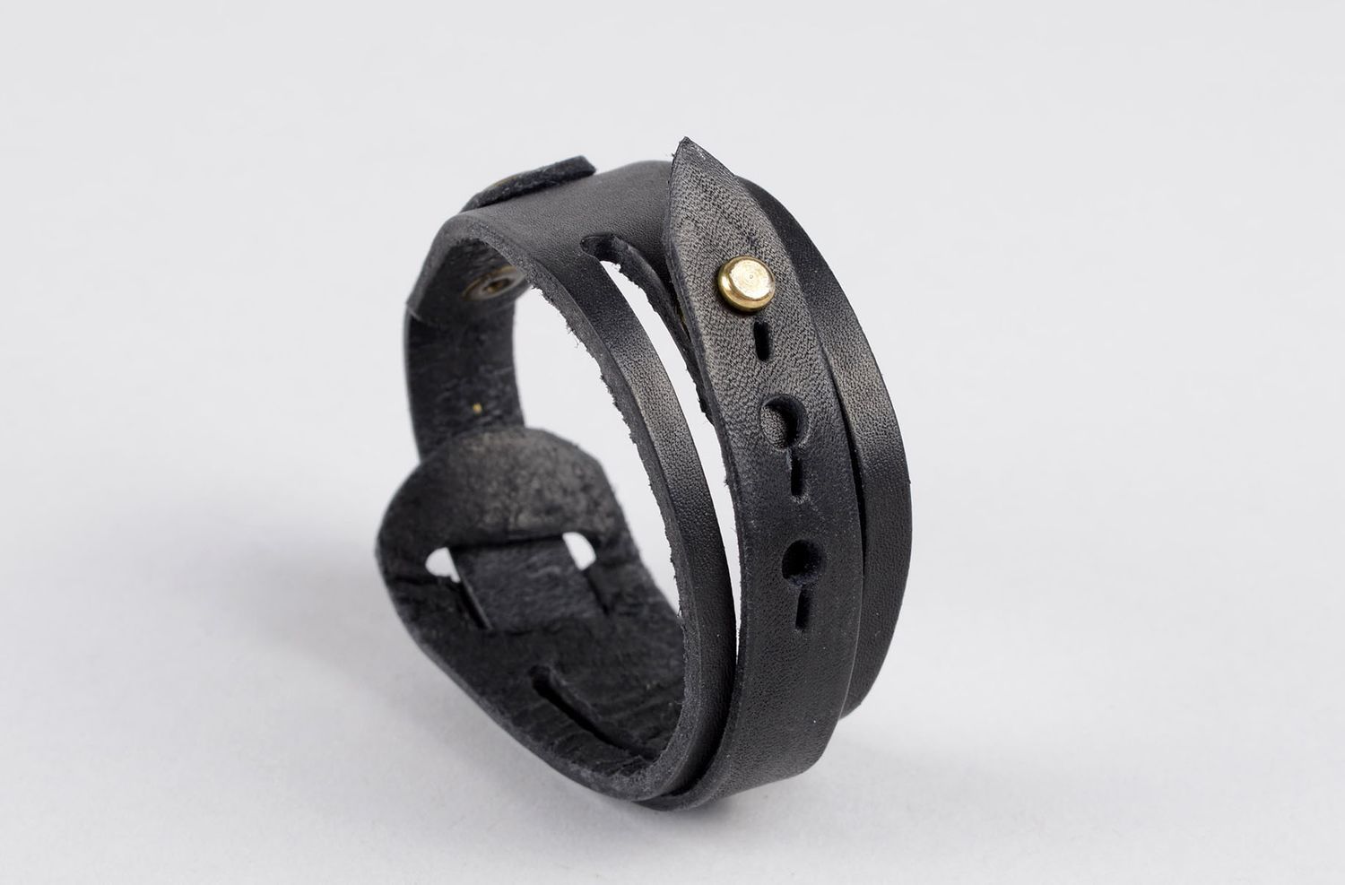 Bracelet en cuir noir Bijou fait main style casual design Accessoire femme photo 3
