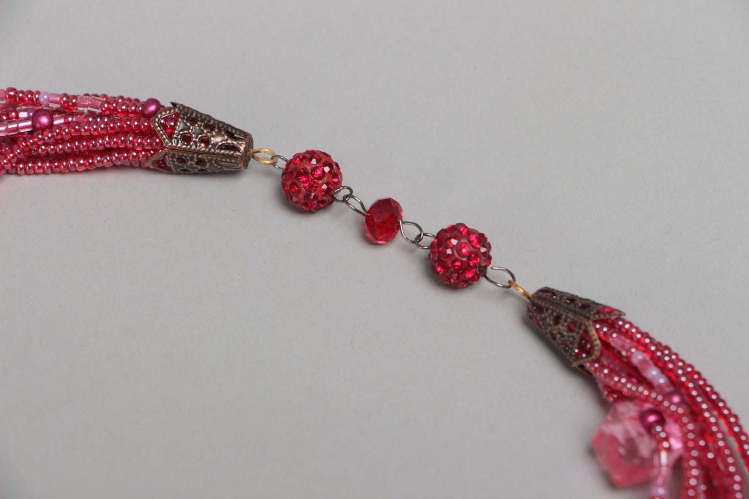 Многорядное ожерелье из бисера розовое ручной работы с бусинами яркое хенд мейд фото 4