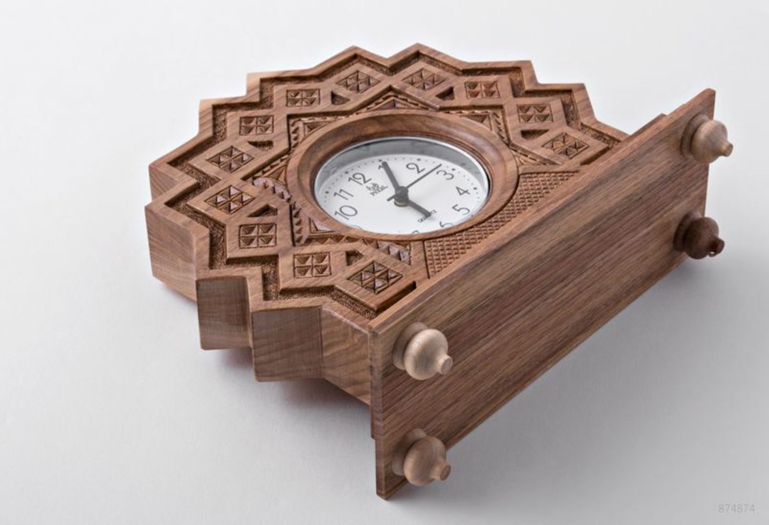 Деревянные настольные часы с будильником фото 4
