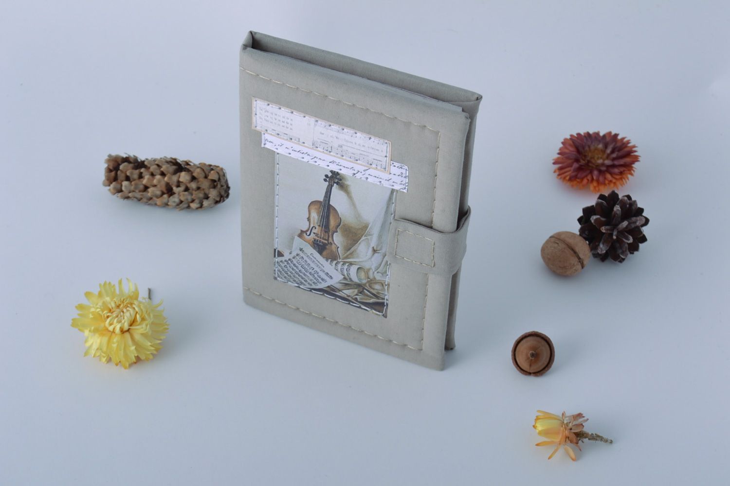 Schöner handmade Notizbuch mit weichem Umschlag und Geige Motiv foto 1