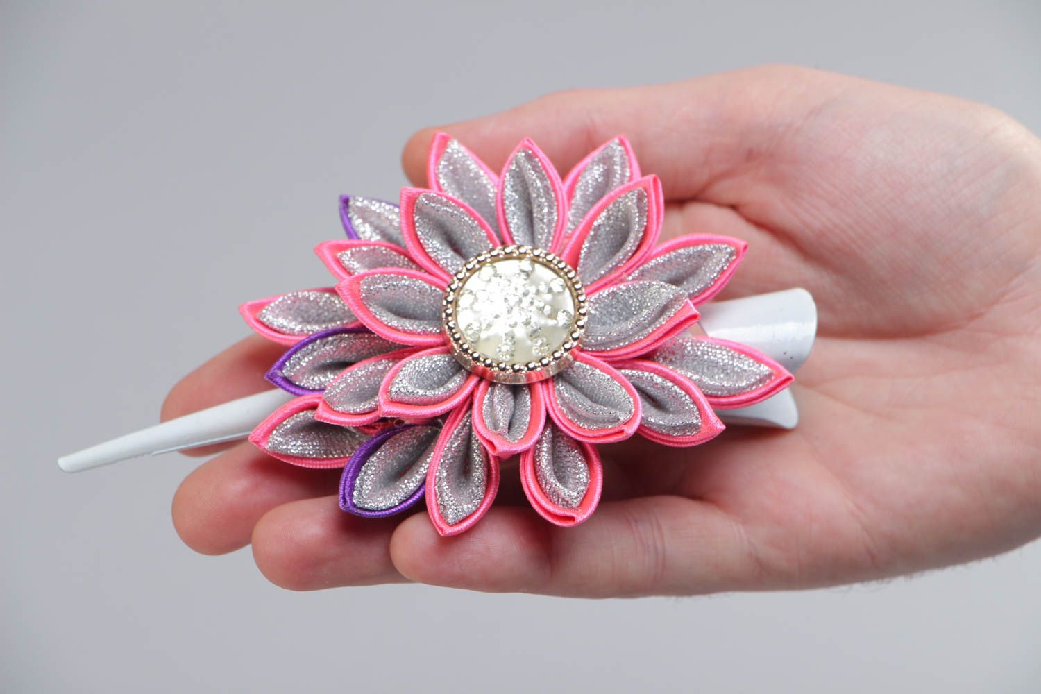 Handmade decorative hair clip with volume satin ribbon and lurex kanzashi flower photo 5