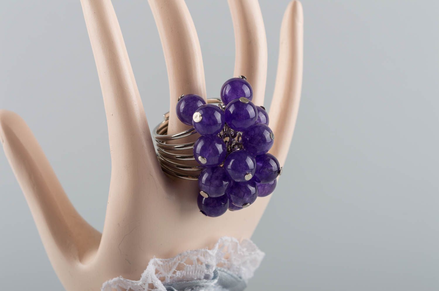 Massiver schöner violetter handgemachter Ring aus Naturstein Amethyst für Frauen foto 1