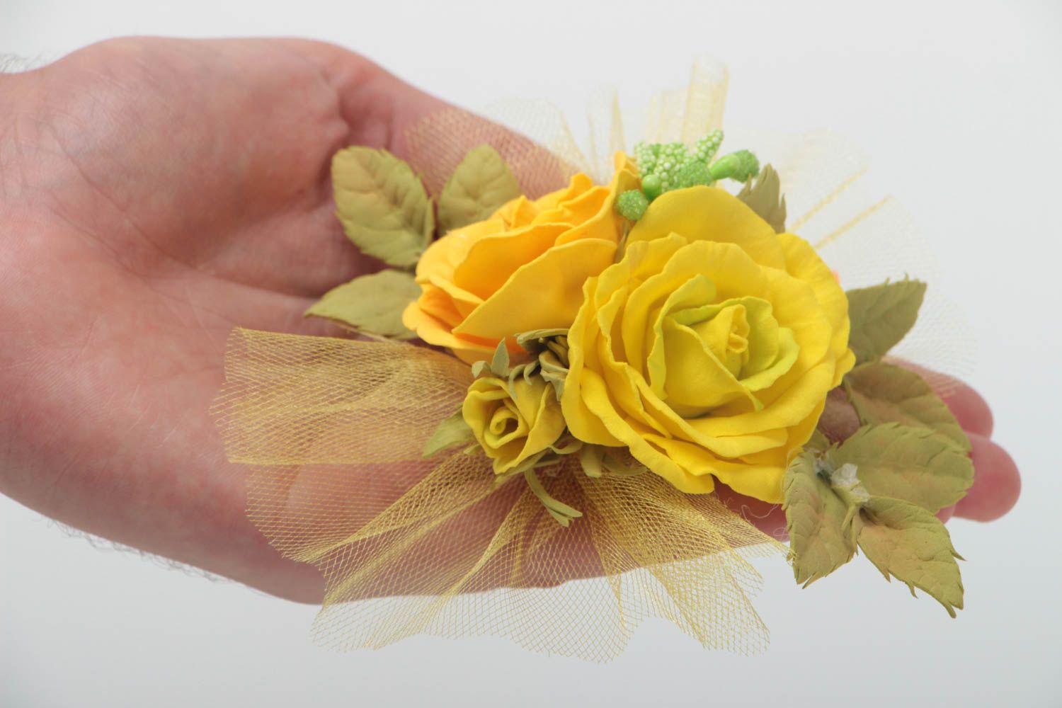 Originelle gelbe handmade Blumen Haargummi aus Foamiran Rosenknospen für Damen foto 5