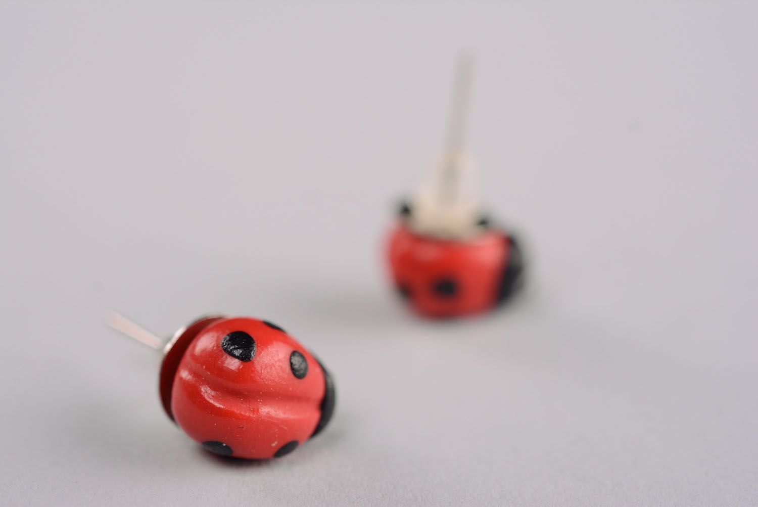 Plastic stud earrings Ladybugs photo 1