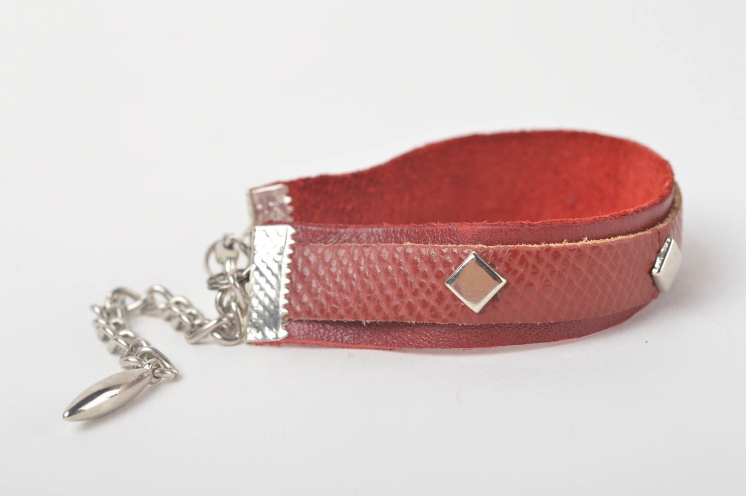 Bracelet cuir Bijoux fait main design original large rouge Accessoire femme photo 2