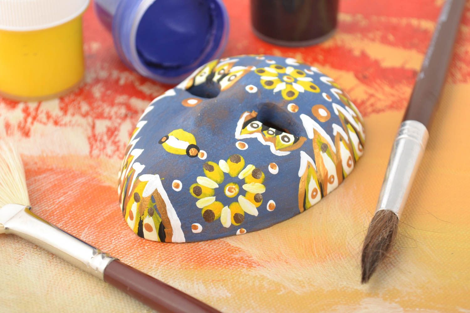Petit masque mural décoratif en céramique fait main peint multicolore  photo 1
