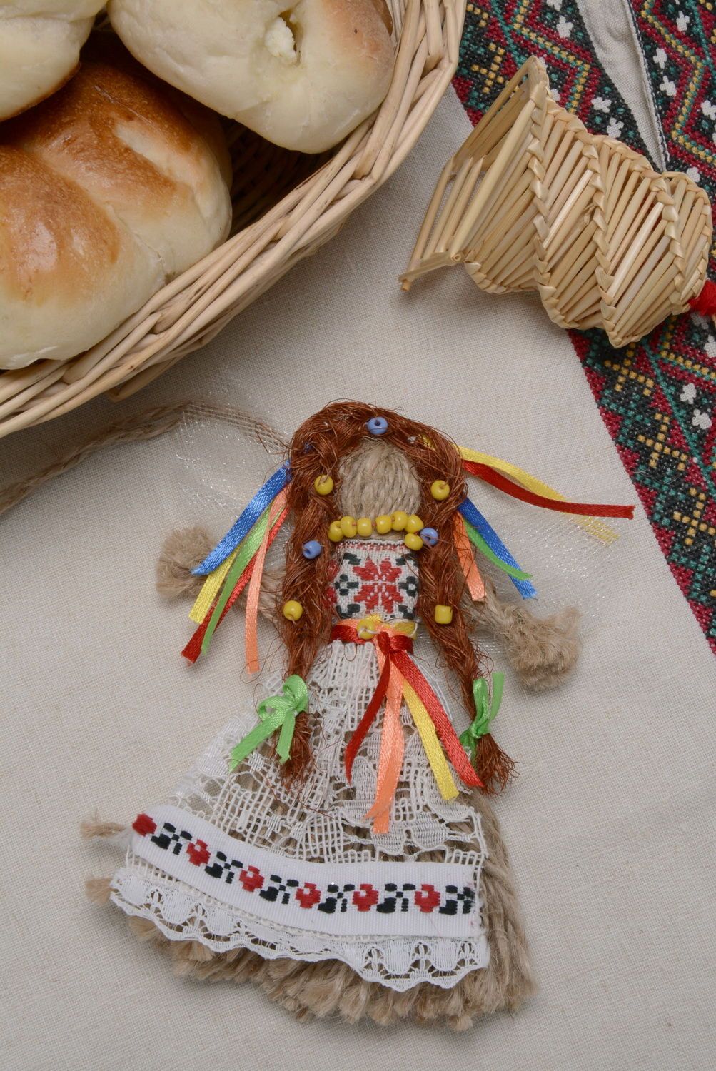 Schöne ethnische Puppe foto 5