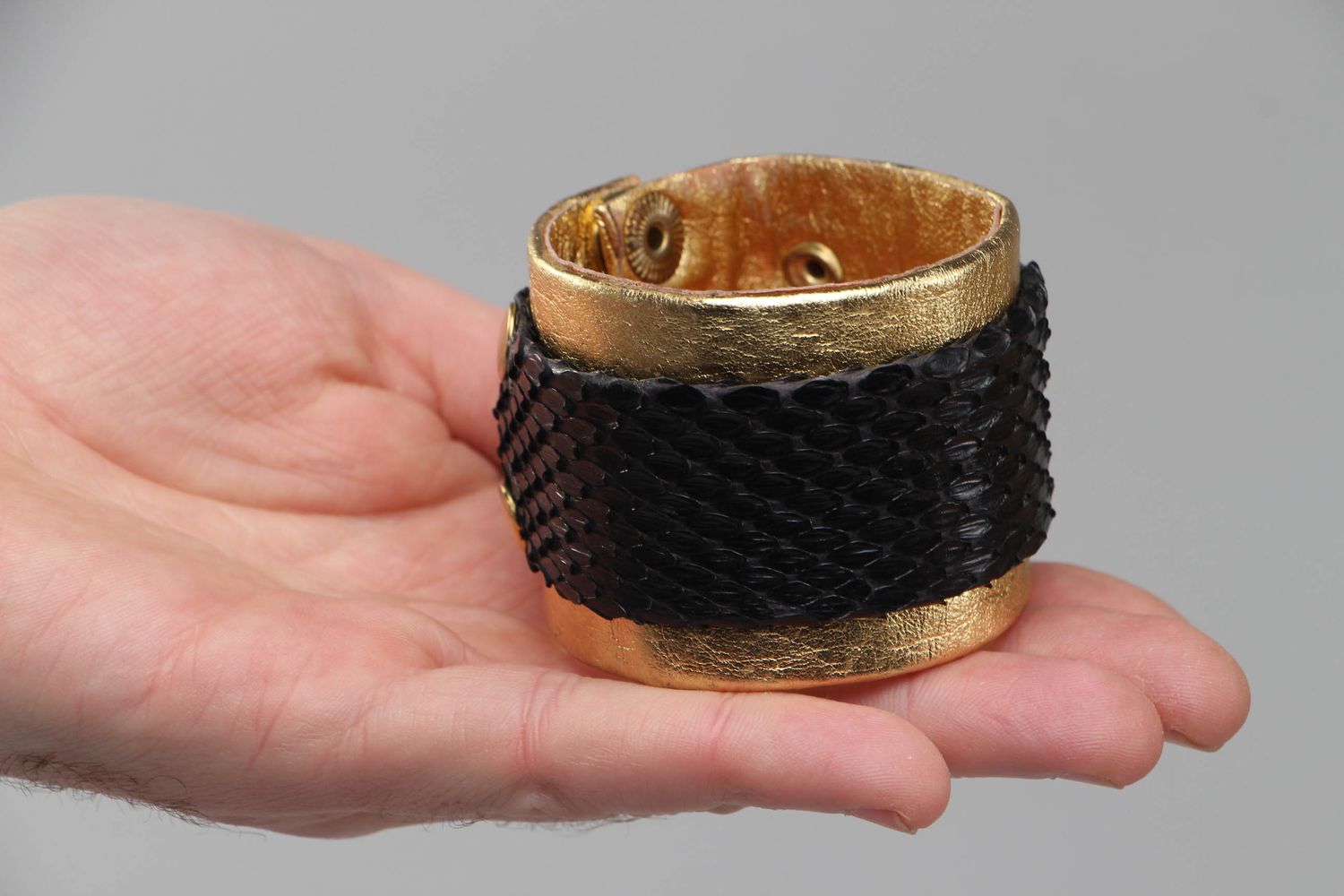 Bracelet en cuir de python noir fait main photo 3